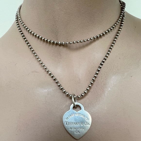 🔴Authentic Tiffany & Co. Sterling Silver RTT Heart Pendent Tag Bead Necklace🔴 - Picture 2 of 11